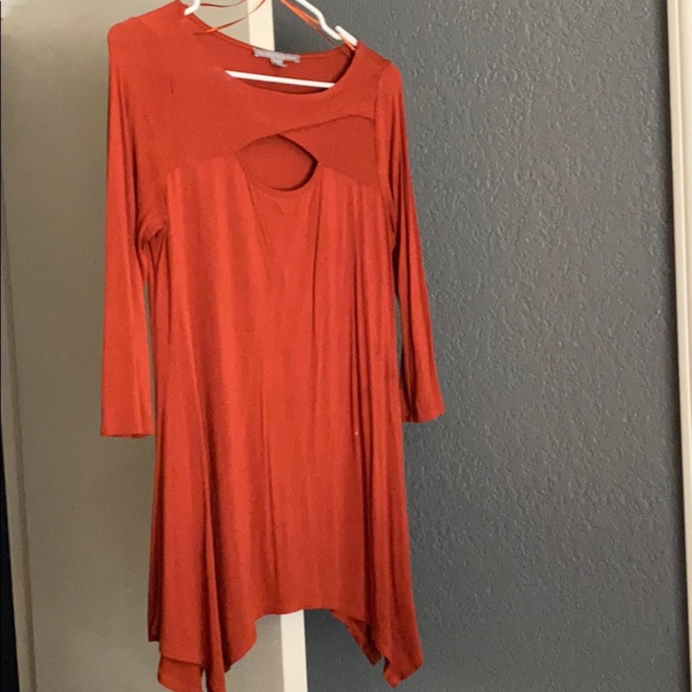 Orange/burnt orange quarter sleeve top